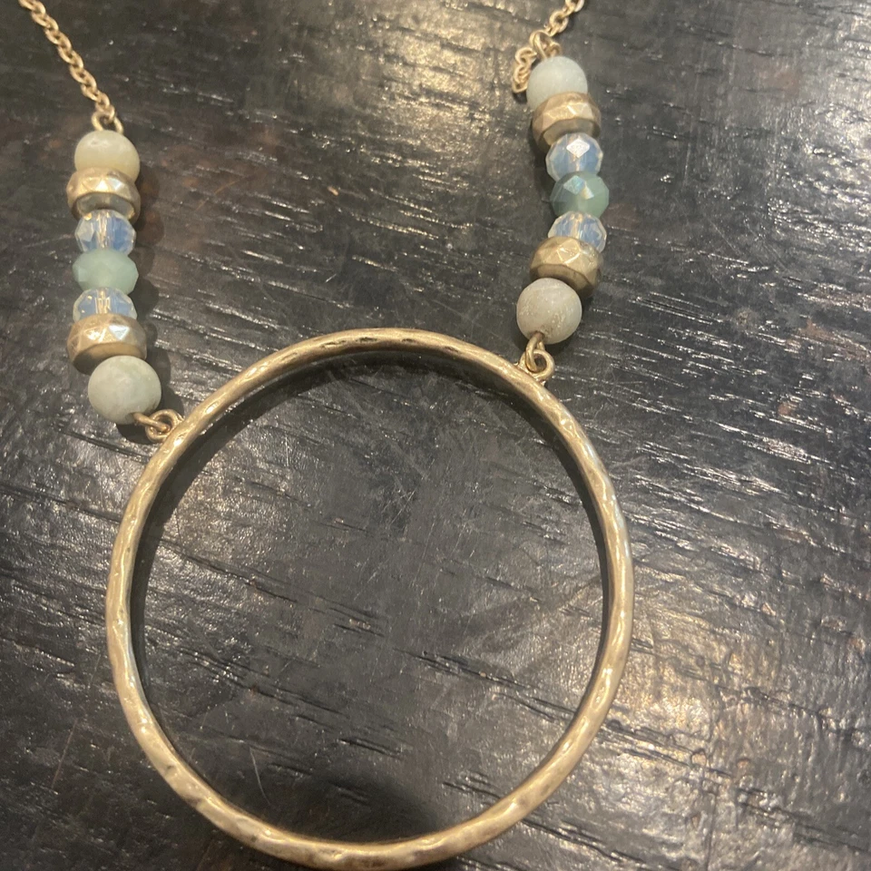 "Collar de moda tono dorado pedrería 17-20"" ajustable". Declaración Foto 2 de 4