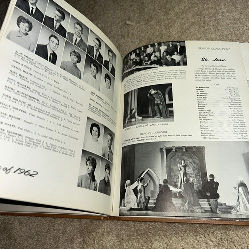 1962 HILLARY CLINTON YEARBOOK - HIGH SCHOOL FRESHMAN Park Ridge IL w/ Signatures - Foto 14 di 23