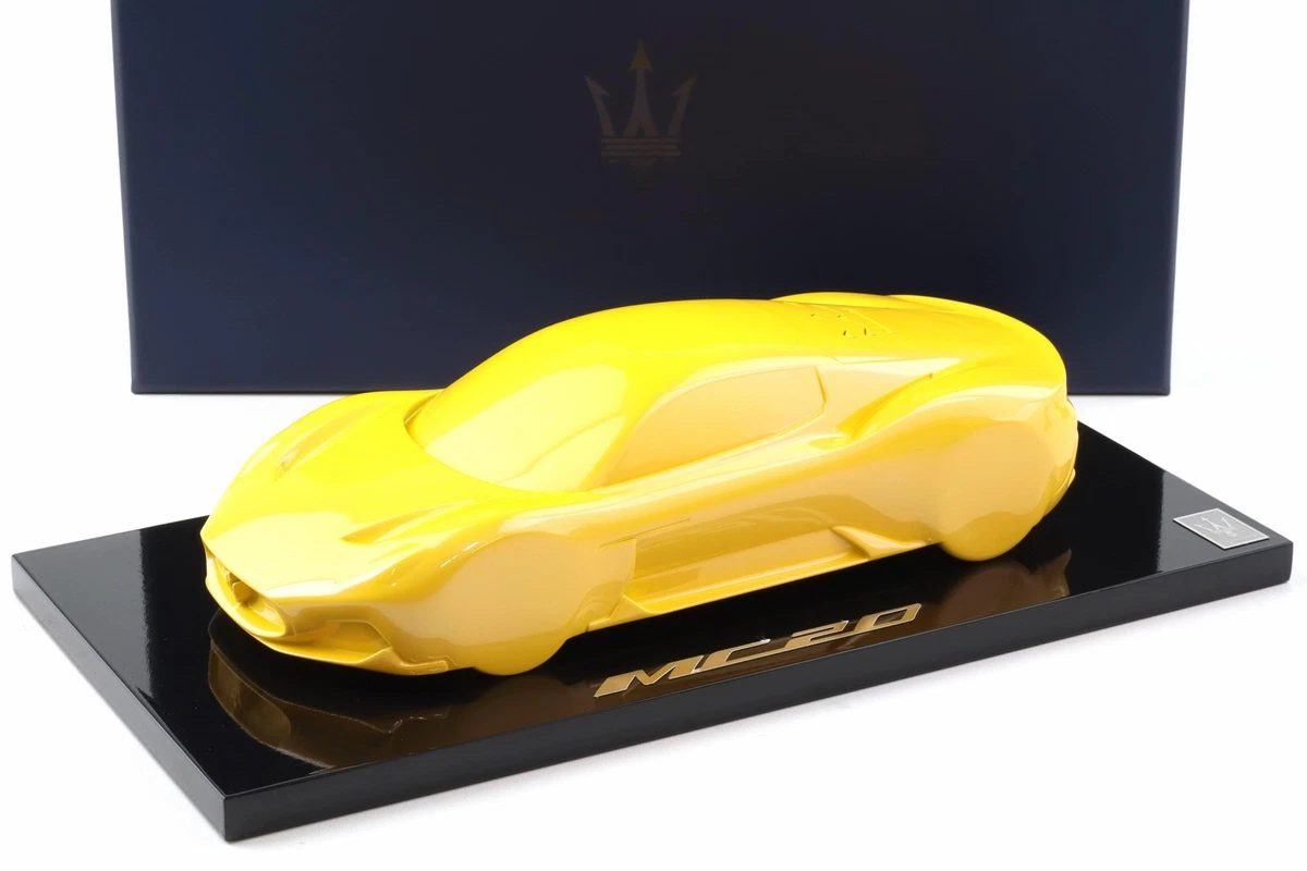 Miniature Voiture Auto 1:18 MASERATI GHIBLI COUPE 1969 GREEN