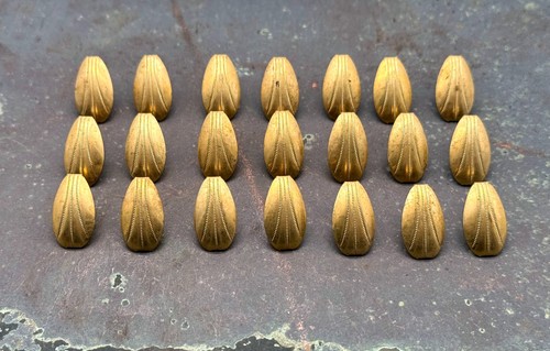 Lot of 21 Vintage Brass Beaded Oval Clip-On Stampings – 20mm Gold Finish - Foto 2 di 10