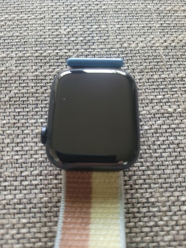 Apple Watch Series 7 45mm Black Aluminum Case w/Nylon Band - Photo 3 sur 5