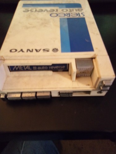 Vintage Sanyo RARE M6060 Sportster Portable Cassette Player For Parts - Picture 2 of 3