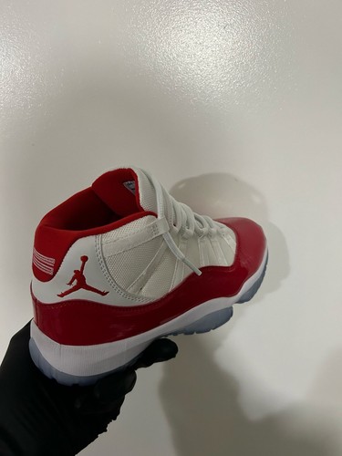 Jordan 11 Cherry - Picture 2 of 13