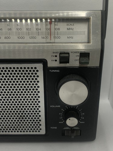 Vintage Sony AM/FM Radio 2 Band Receiver TFM-7720W Tested Works Uses D Batteries - Picture 3 of 18