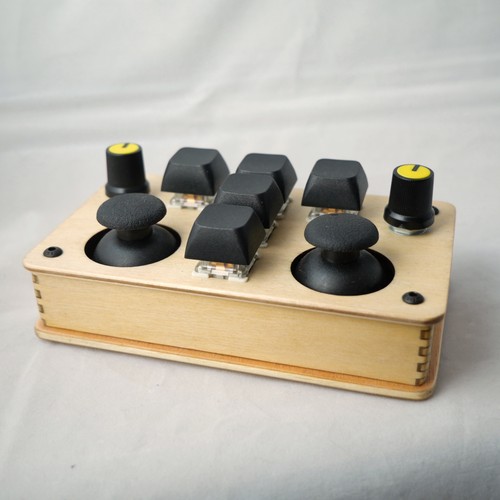 madMidi Wood Enclosed Wireless Midi Controller - Picture 4 of 5