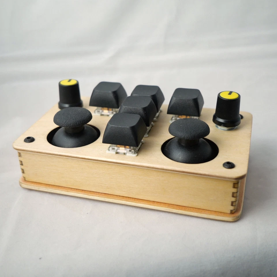 madMidi Wood Enclosed Wireless Midi Controller - Image 4 of 4