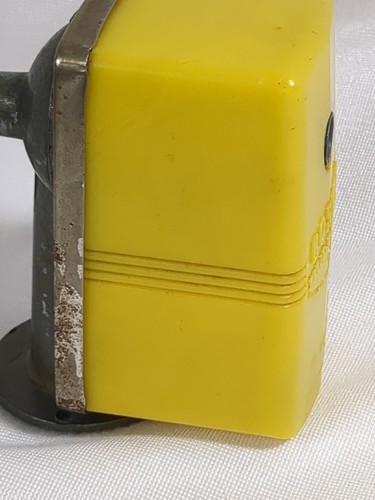 Vintage Boston Bulldog Yellow Desk Pencil Sharpener Hunt Pen Company - Picture 4 of 8