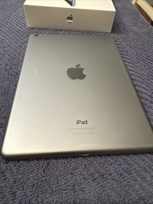 iPad Air アイパッドエアー A1474 シルバー 楽天市場】【中古】 iPad Air Wi-Fi 16GB シルバー A1474 2013年