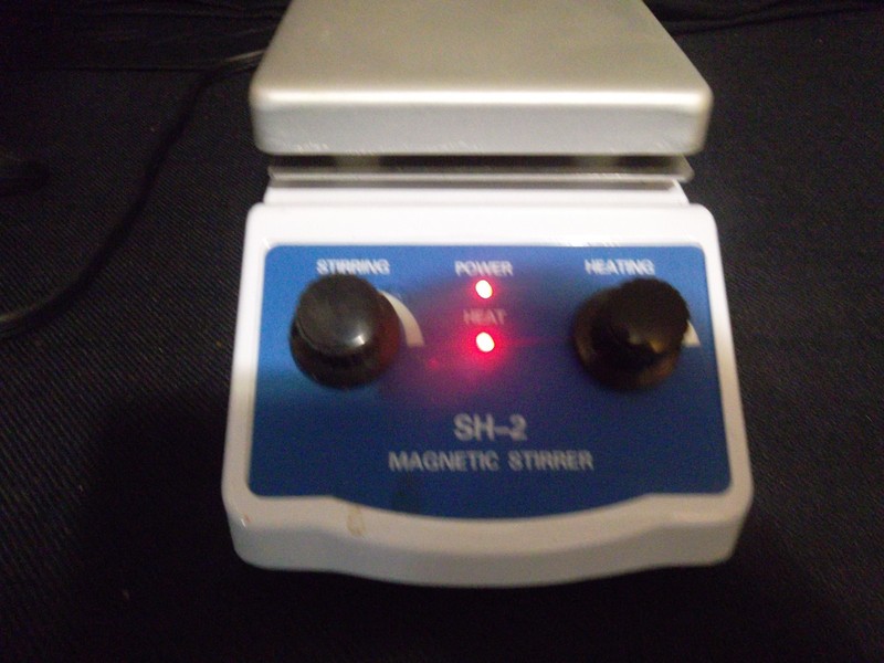 DIGITAL HOT PLATE WITH MAGNETIC STIRRER SH2 (UNTESTED POWERS ON)