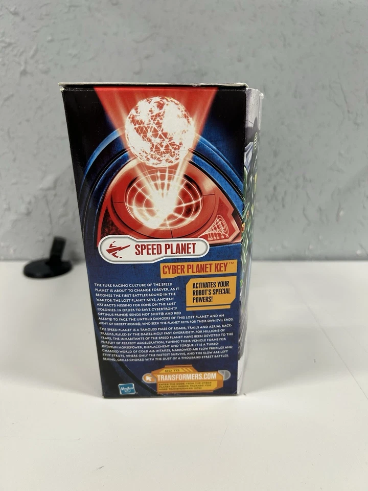 2004 Hasbro Transformers Cybertron Crumplezone Action Figure - Image 4 of 4