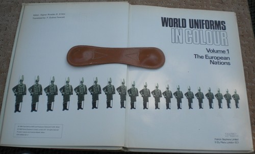 World Uniforms in Colour Vol.1 The European Nations. HC 1968 PSL Used - Bild 4 von 19