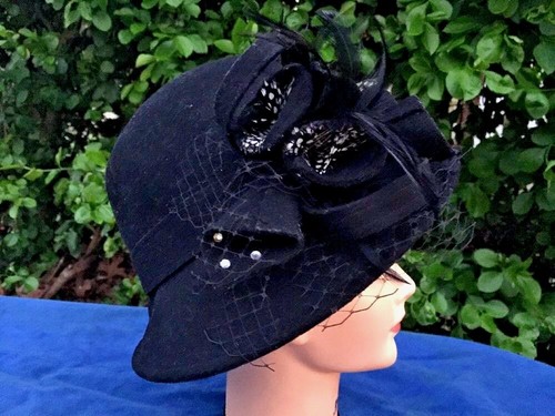 C C Exclusives Black Feather Wool Flower Church ELEGANT Fedora Hat Vintage Sz M - Picture 2 of 8