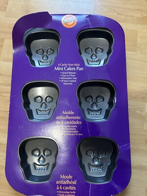 Wilton 6 Skull Mini Cakes Pan