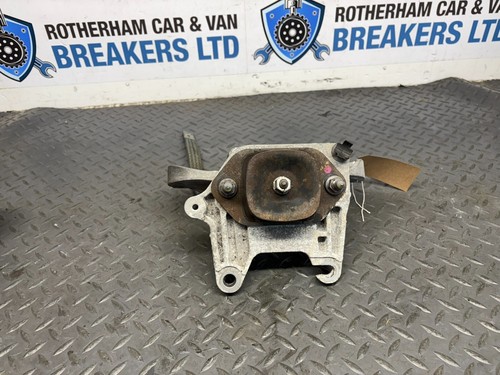 RENAULT TRAFIC 2.0 D (2021) - GEARBOX BRACKET WITH MOUNT 112332850R - Picture 2 of 4