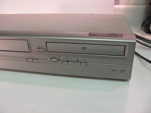 Emerson EWD2004 DVD/VCR Combo Player 4-Head Hi-Fi Stereo VHS Recorder WORKS - Picture 3 of 12