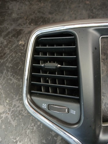 2017 GRAND CHEROKEE OEM 8.4 SCREEN BEZEL HVAC AIR A/C CLIMATE CONTROL 68254010AH - Picture 2 of 11