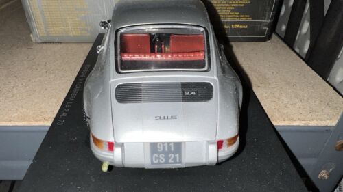 1973 Porsche 911 S Coupe 2.4L 1:18 Silver Diecast Car Model Car Collector Car - Picture 6 of 18