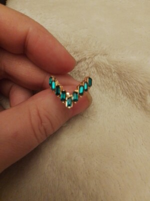Grüner Kunststoff Harz Stufen Chevron Ring Größe UK M + 1/2 USA Gr. 6,25 vergoldet