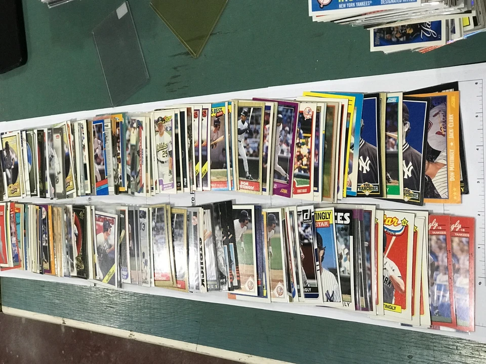 ....... ENORME LOTE New York Yankees BLOWOUT 8 jugadores tesoro... Foto 2 de 4