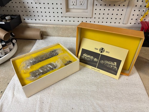 Sunset Models HO Brass Santa Fe 2-8-2 DC Locomotive unpainted Road # 3192 - Picture 2 of 9