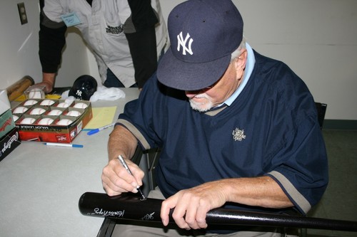 Signed 2008 NY Yankee Stadium Final Season Commemorative Bat - Picture 12 of 12