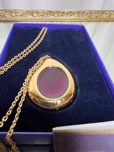 Murasaki Shiseido solid pure parfum. Rare, vintage 1980 edition