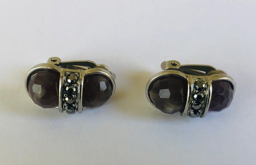 Small vintage black/glass faceted stone clip on earrings - Picture 4 of 6