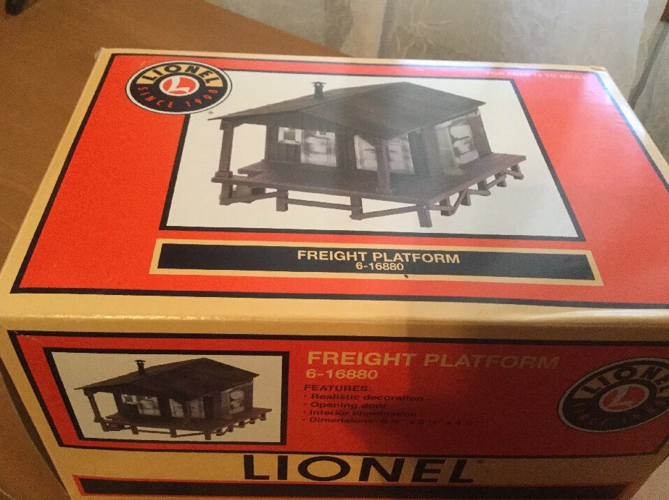 Lionel 6-16880 Freight Platform With Interior Illumination Lionel 6-16880 Freight Platform With Interior Illumination