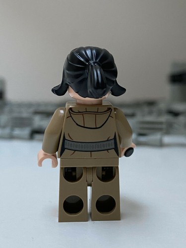 GENUINE LEGO Star Wars Minifigure Rose Tico sw0857 SET 75176 BRAND NEW SEALED - Picture 3 of 4