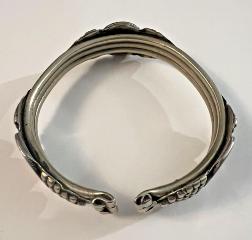 Vtg Bedouin Metal Bracelet From the Arabian Peninsula North Yemen Tribe Bangle - Picture 8 of 8
