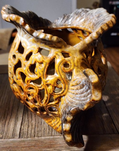 CUTE POTTERY HAND PAINTED POTPOURRI OR LIGHTING RETICULATED FISH - Picture 10 of 24