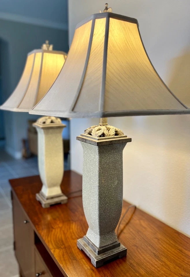 Impresionantes lámparas de mesa Uttermost, esmalte craquelado de cerámica, MCM, cortinas, 3 vías Foto 2 de 4