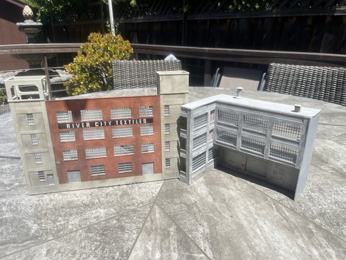 HO Scale Background Buildings Lot Of 2