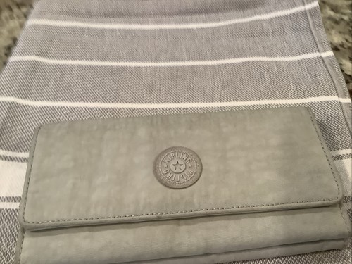 Kipling Women's Pixi Metallic Nylon Medium Wallet Organizer with Snap Closure - Picture 2 of 6