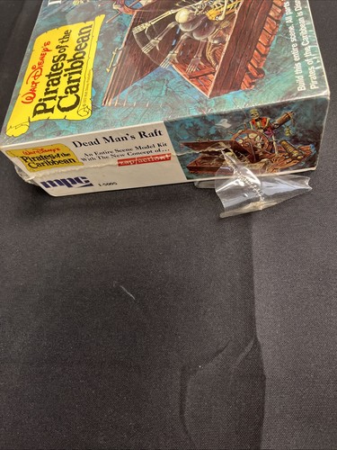 1972 MPC Dead Man’s Raft Pirates Of The Caribbean Factory Sealed Model Kit - Picture 3 of 4