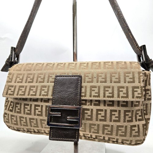 Fendi Zucchino Pouch Handtasche braun Monogramm Design mit klassischem Reißverschluss