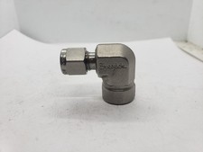 SWAGELOK SS-400-8-4 STAINLESS STEEL 1/4" OD TUBE 1/4" FNPT 90 ELBOW, NNB