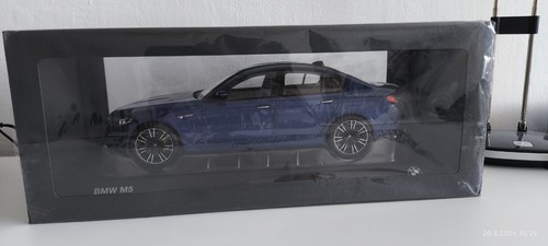 BMW M5 F90, 1:18 Norev Dealer - Imagen 18 de 19