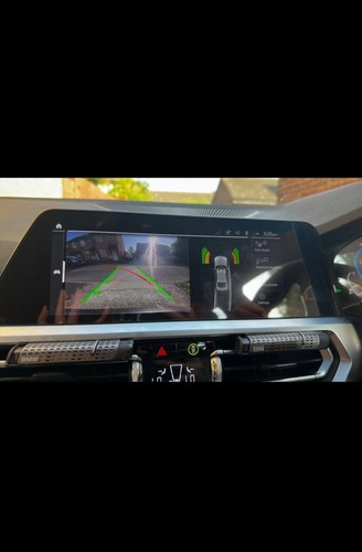 2020 BMW 330e M Sport - Picture 8 of 19
