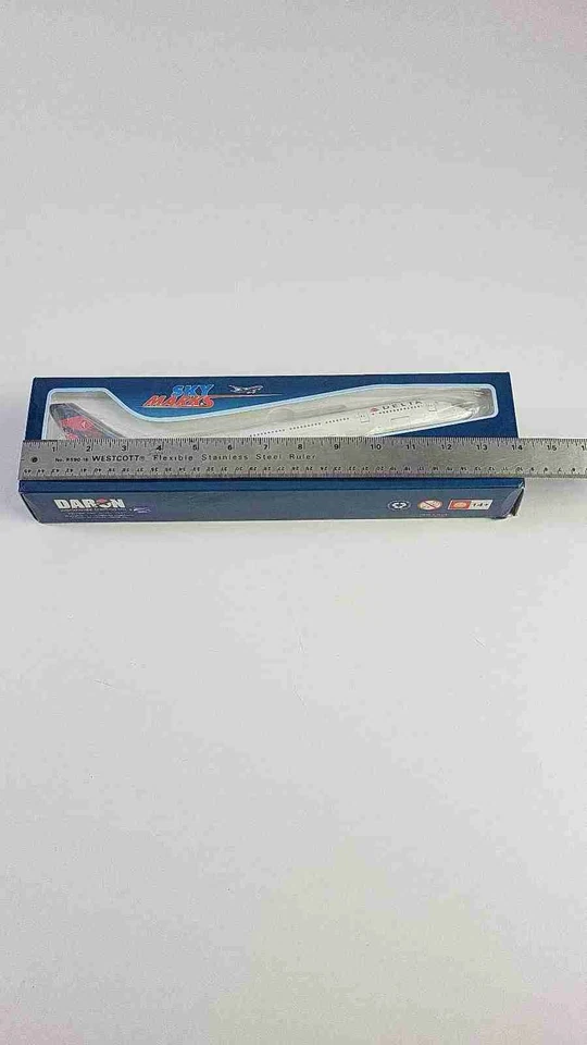 Skymarks 1:200 777-200LR Delta Air Lines N709DN - Изображение 4 из 4