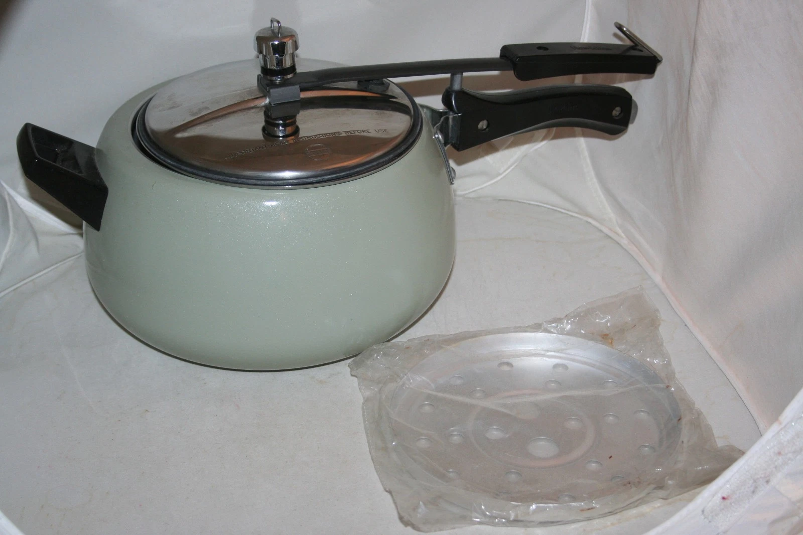 Hawkins CAG30 Ceramic Coated Contura Pressure Cooker India Made Pressure cooker
