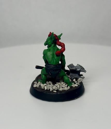 Handbemalte Kobold Krieger Miniatur mit Streitkolben - magnetisierter Sockel - D&D / Tischplatte - Bild 5 von 8