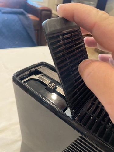 Consola Microsoft Xbox 360 Slim S 4 GB | 250 GB Controlador inalámbrico OEM HDMI - Imagen 6 de 8