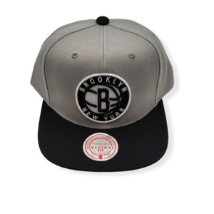 Mitchell & Ness Brooklyn Nets Basketball Hat and Pint Glass Gift Set Bundle