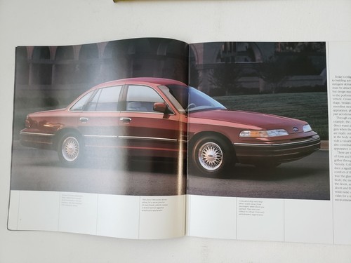 1992 FORD CROWN VICTORIA Brochure Vintage Canada - Foto 3 di 11
