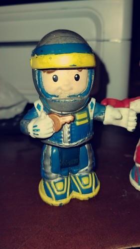Z11# Fisher Price Little People Poseable Imagination Racers Bend Figures - Picture 3 of 4