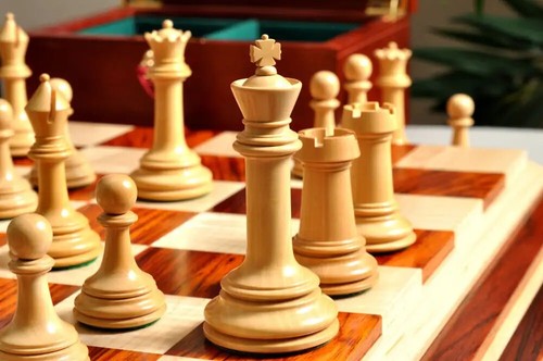 BCC Royal Series Luxury Chess Pieces - 4.4" King - Genuine Ebony & Boxwood - Picture 6 of 12