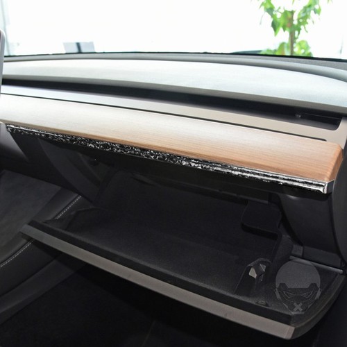 Forged Carbon Fiber Co-pilot Dashboard Lower Trim Strip for Tesla Model 3/Y - Foto 4 di 6