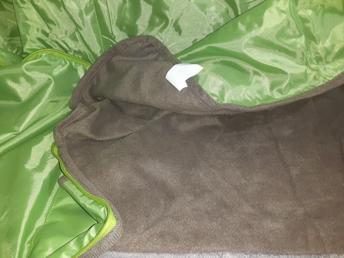 Huntington Bank Modern Lindgrün Souvenir Sammlerstück Fleecedecke im Beutel - Bild 4 von 5