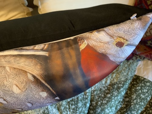 Funda de almohada cuadrada Henry the Pug rojo satinado - Imagen 4 de 5
